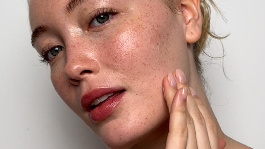 Load video: Start fresh with a gentle cleanse, treat pigmentation and uneven skin tone with care, hydrate and protect.